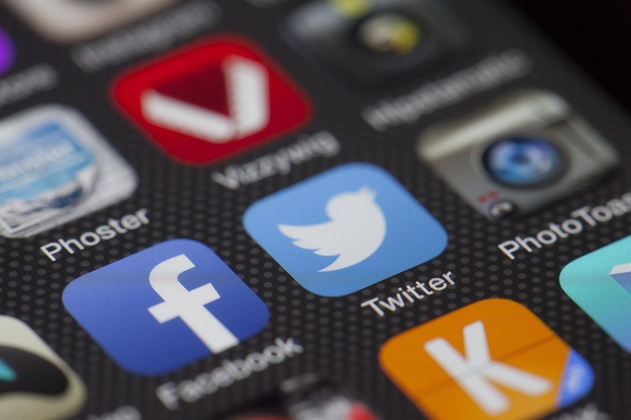 erfahren sie, wie soziale medien in deutschland gesellschaft, wirtschaft und kultur beeinflussen. aktuelle trends und auswirkungen des social media einflusses in deutschland.