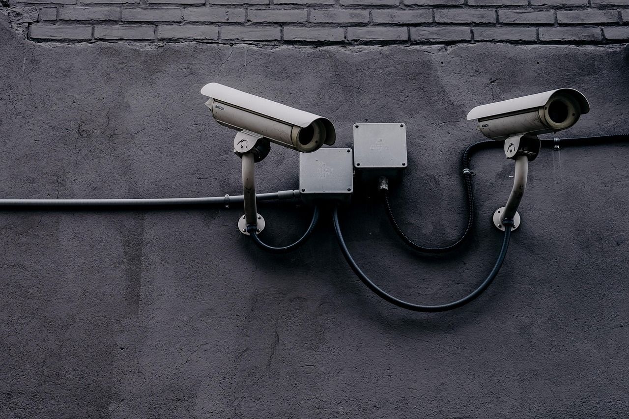 entdecken sie effektive webcam-sicherheitslösungen zum schutz ihrer privatsphäre und geräte. erfahren sie, wie sie ihre webcam vor hacker-angriffen schützen und ihre daten sicher halten.